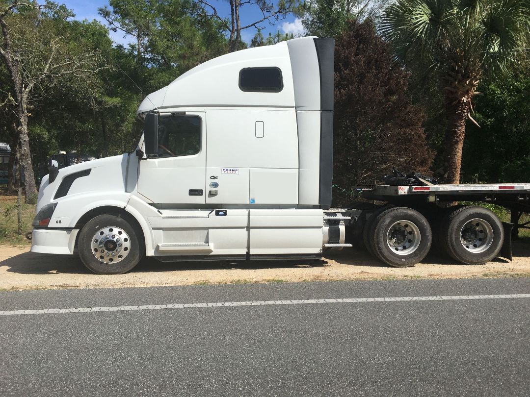 2013 VOLVO VNL 64T670 - Image 3